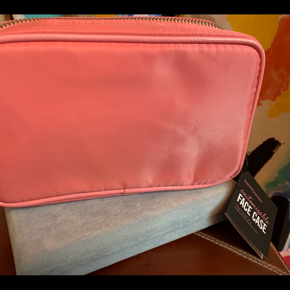 Bare Essentials Makeup Case - Picture 3 of 4
